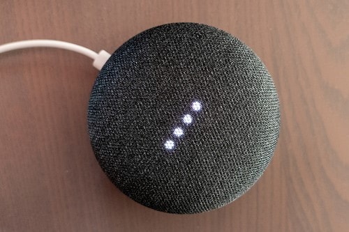 google-assistant-smart-speaker-